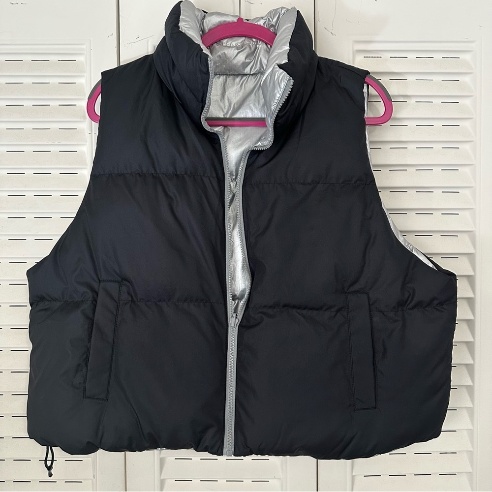 All in Motion Women's XL Black & Silver Reversible Snow Sport Short Puffer Vest
